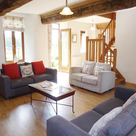 Holiday home Holiday L-810
